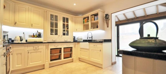 3 bedrooms House in Bromley, United Kingdom No. 13426 16