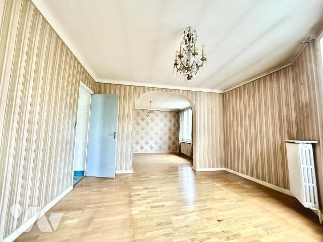 3 bedrooms Apartment in Grenoble, France No. 335600