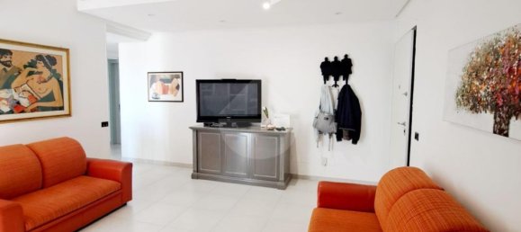 3 rooms Apartment in Bari, Italy No. 296442 17