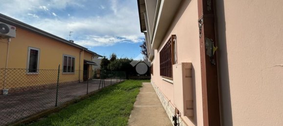5 bedrooms Villa in Suzzara, Italy No. 363434 5