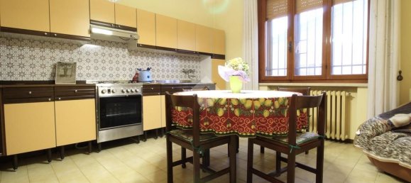 5 bedrooms Villa in Suzzara, Italy No. 363434 10