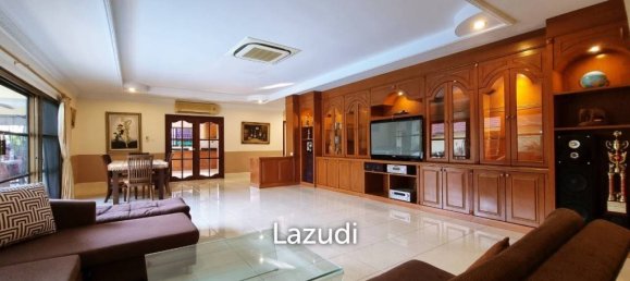 4 bedrooms Villa in Pattaya, Thailand No. 25416 3