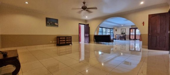 Villa de 4 dormitorios en Pattaya, Thailand No. 25416 6