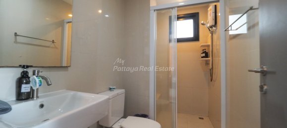 2 bedrooms Condo in Pattaya, Thailand No. 24614 10