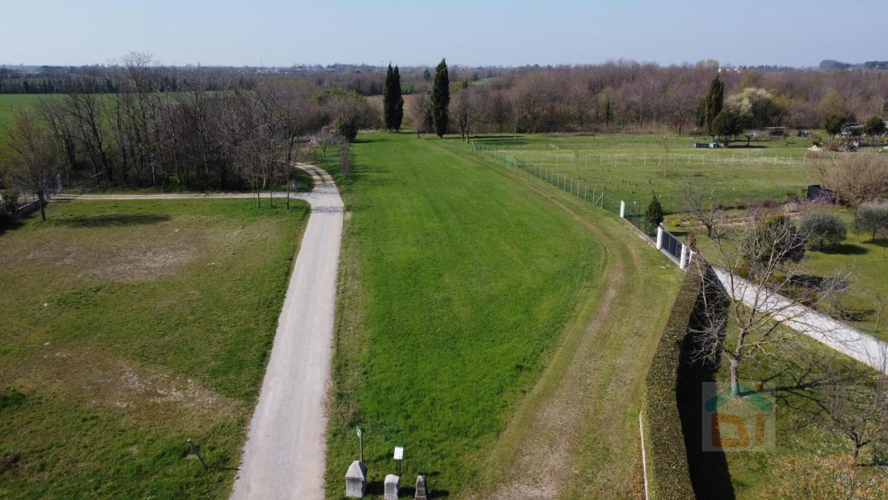 1882m² Land in Udine, Italy No. 41401