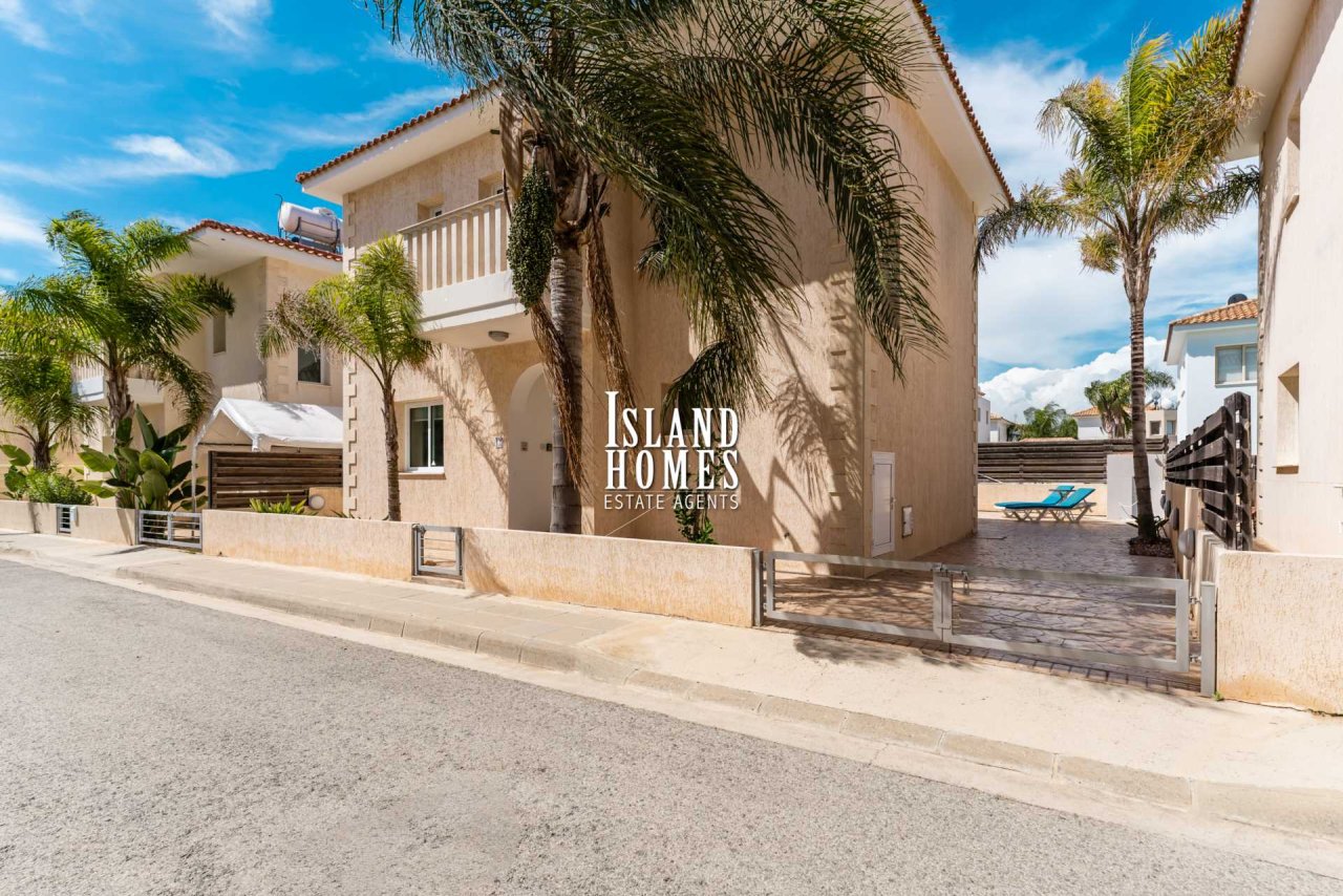 Casa de 3 dormitorios en Pernera, Cyprus No. 23972