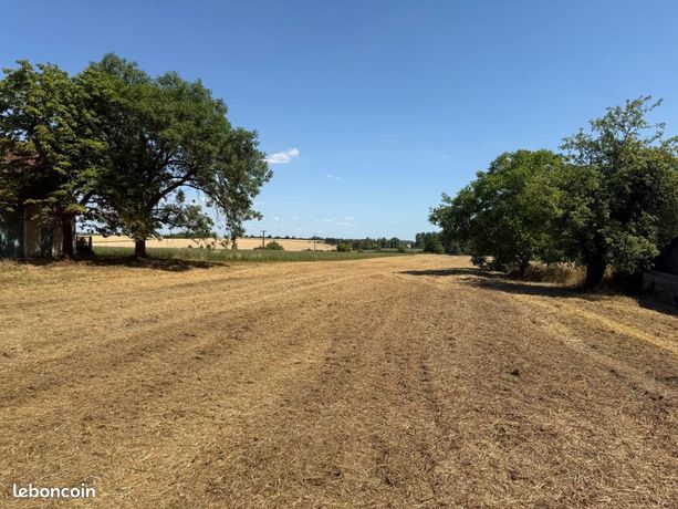 Земельный участок 5500м² в Иссуден, Франция № 304514