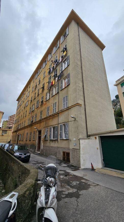 2-salle Appartement à Genoa, Italy No. 76323