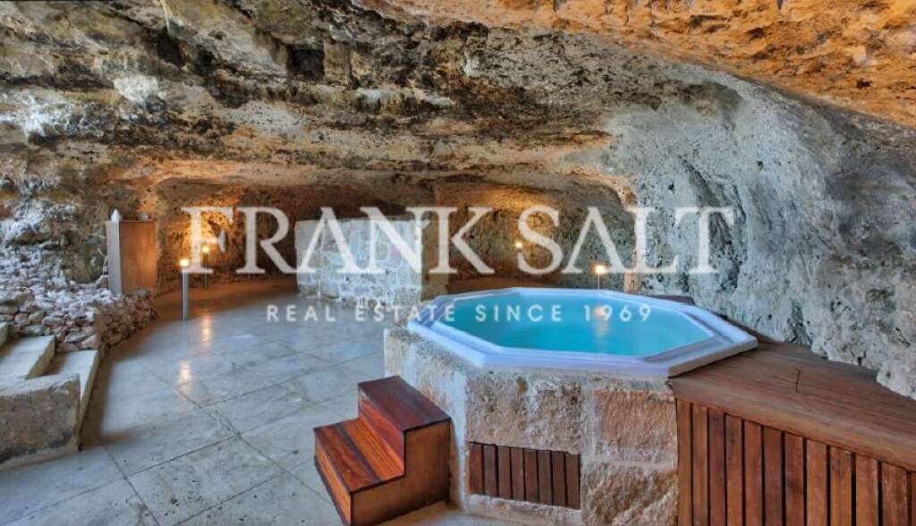 Granja de 3 dormitorios en Saint Paul's Bay, Malta No. 6729