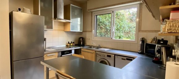 2 bedrooms Apartment in La Celle-Saint-Cloud, France No. 163602 6