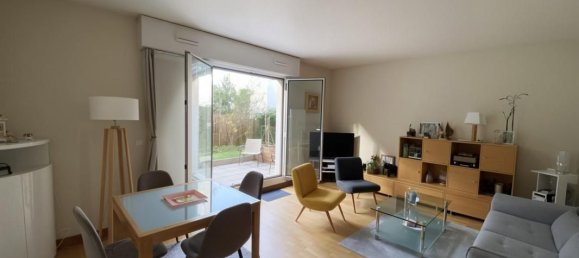 2 bedrooms Apartment in La Celle-Saint-Cloud, France No. 163602 2