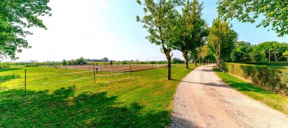 5 Schlafzimmer Haus in Curtatone, Italy, Nr. 128611 2