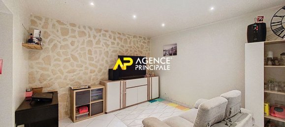 Casa de 1 dormitorio en Bezons, France No. 167192 3