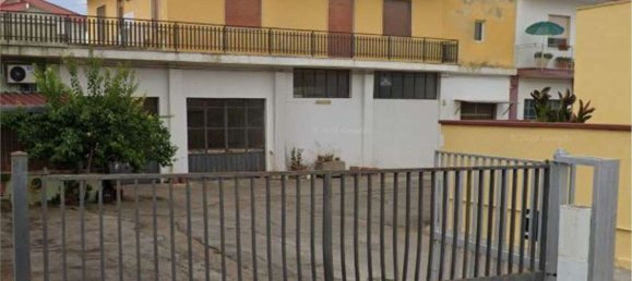 5 rooms Apartment in Collepasso, Italy No. 184221 2