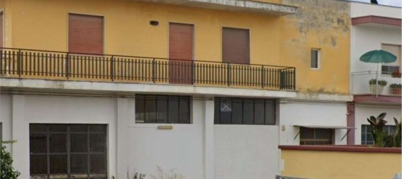 5 rooms Apartment in Collepasso, Italy No. 184221 3