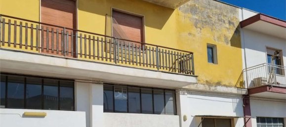 5 rooms Apartment in Collepasso, Italy No. 184221 5