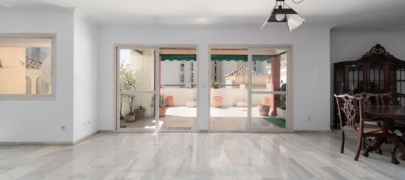 4 bedrooms Penthouse in Marbella, Spain No. 81618 10