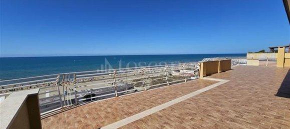 7 Schlafzimmer Penthouse in Pomezia, Italy, Nr. 377583 38