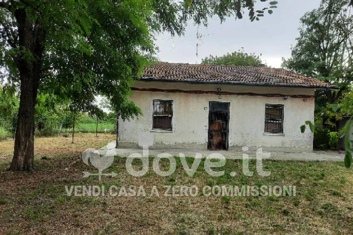 2 bedrooms Villa in Argenta, Italy No. 378558