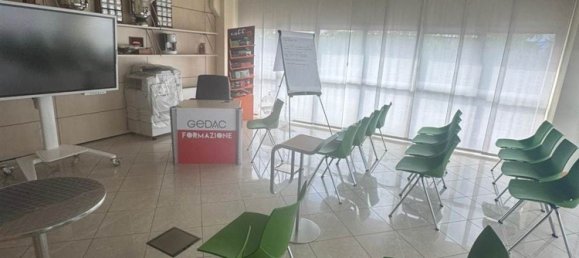 Lagerhaus in Agliana, Italy 1500m², Nr. 340209 14