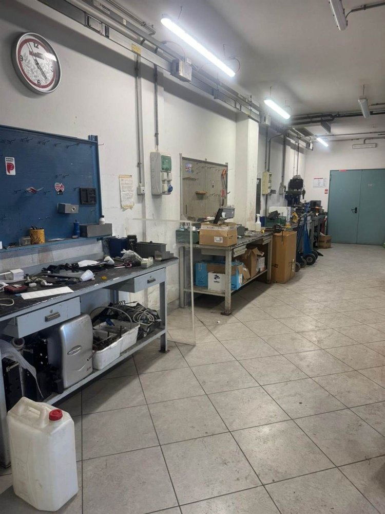 Lagerhaus in Agliana, Italy 1500m², Nr. 340209