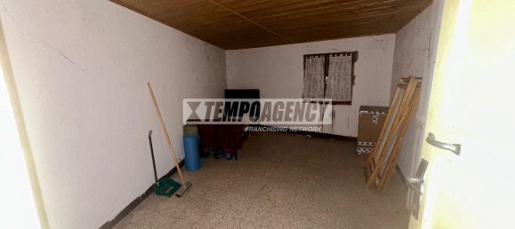 2 bedrooms Apartment in Polinago, Italy No. 188622 2