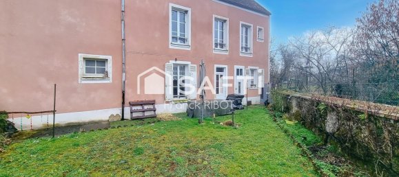 3 bedrooms House in Yonne, France No. 196350 3