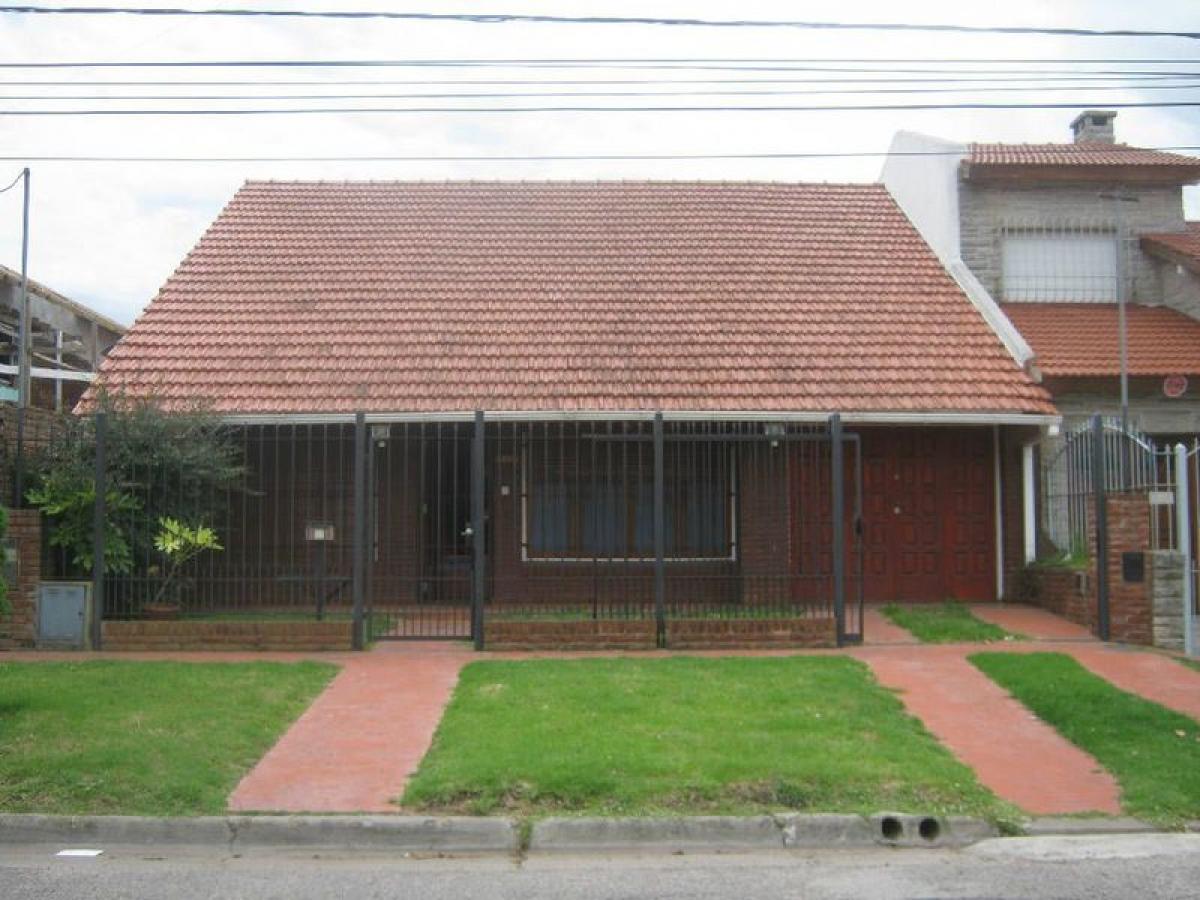 3 bedrooms House in Mar del Plata, Argentina No. 67882