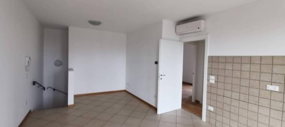 4 rooms Apartment in Vicenza, Italy No. 102515 3