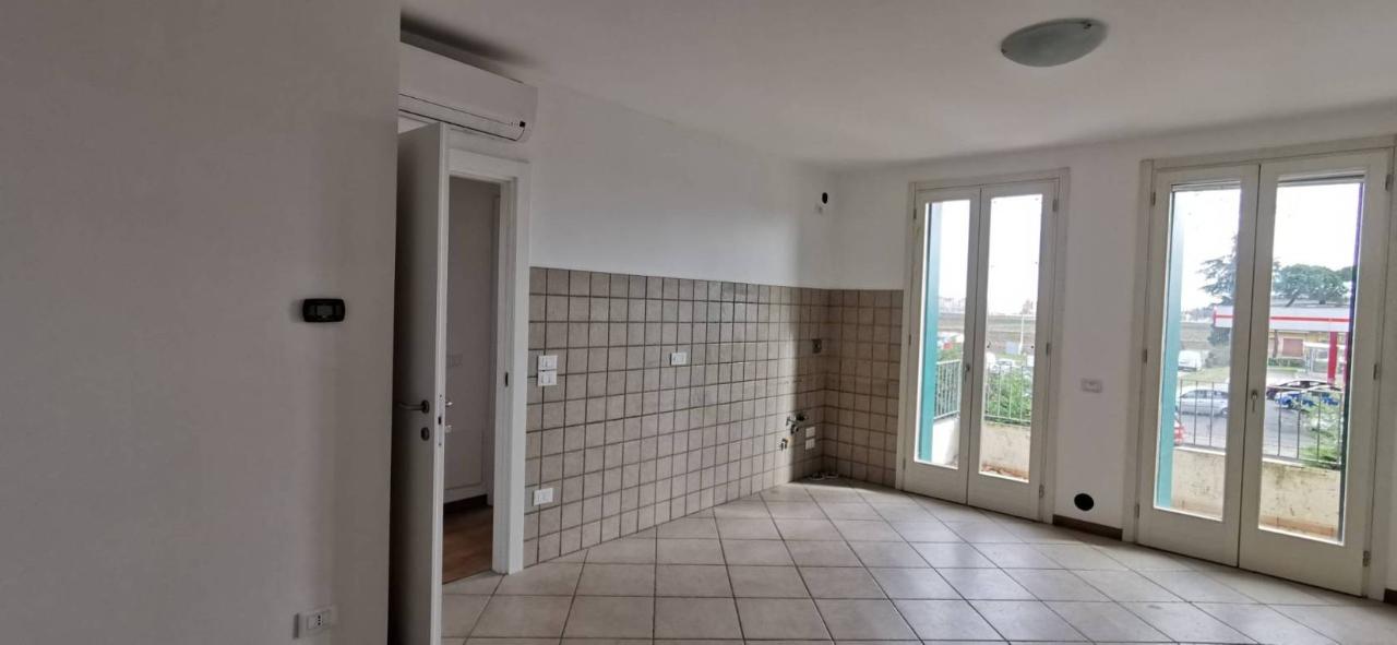 4 rooms Apartment in Vicenza, Italy No. 102515