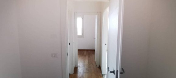 4 rooms Apartment in Vicenza, Italy No. 102515 5