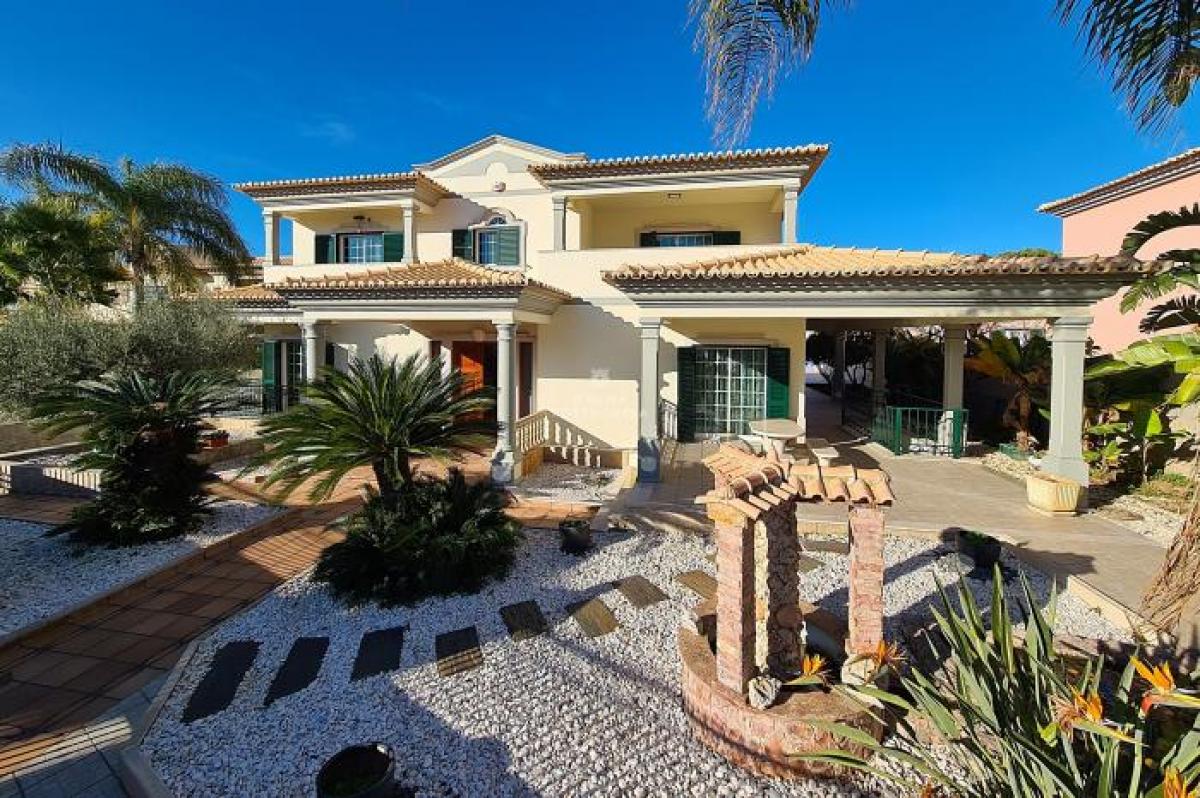 5 bedrooms Villa in Albufeira, Portugal No. 6420