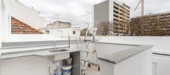 5 bedrooms House in Portimao, Portugal No. 199192 8