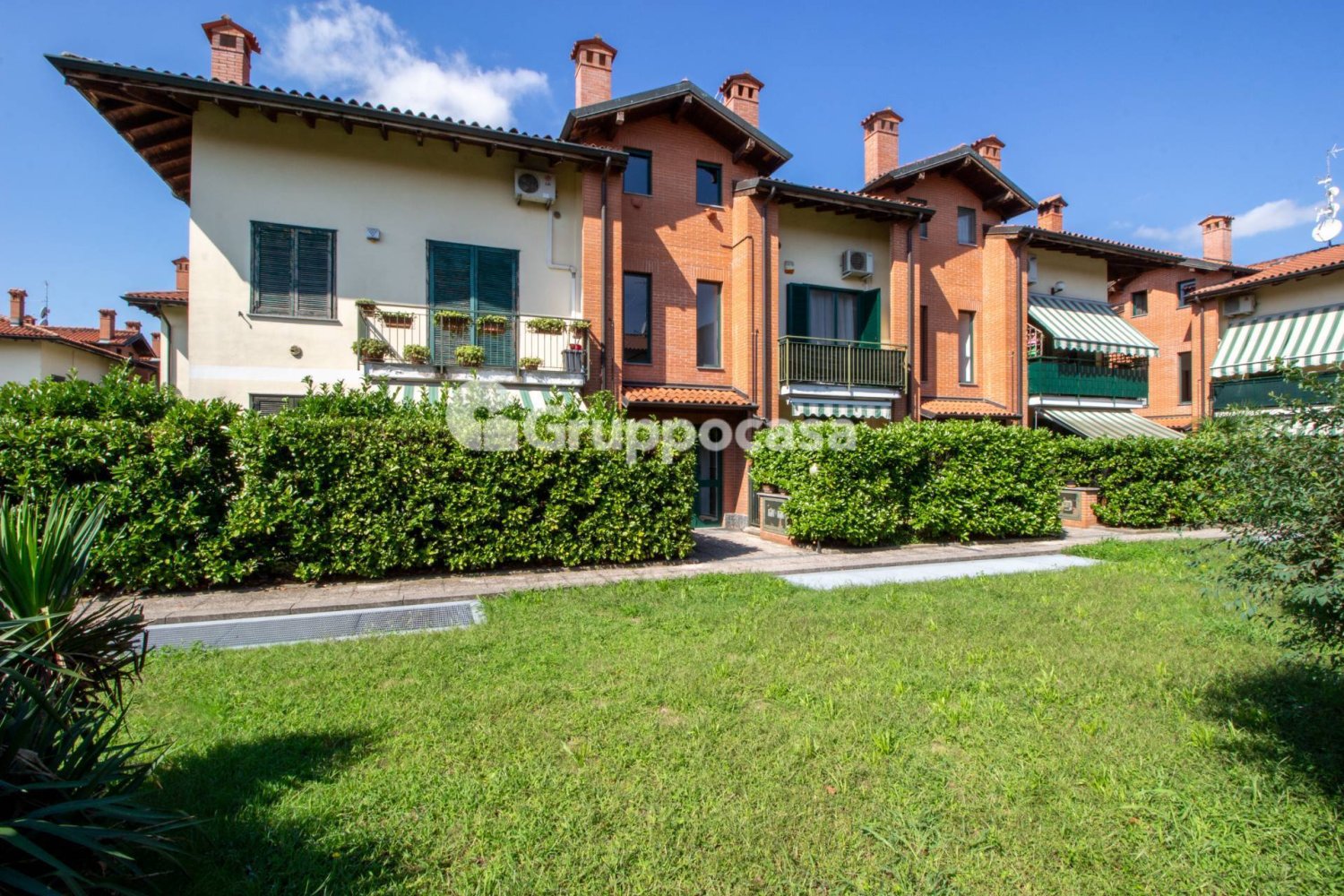 Apartamento de 3 dormitorios en Corbetta, Italy No. 403870