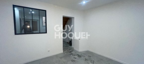 2 bedrooms House in Sezanne, France No. 103424 3