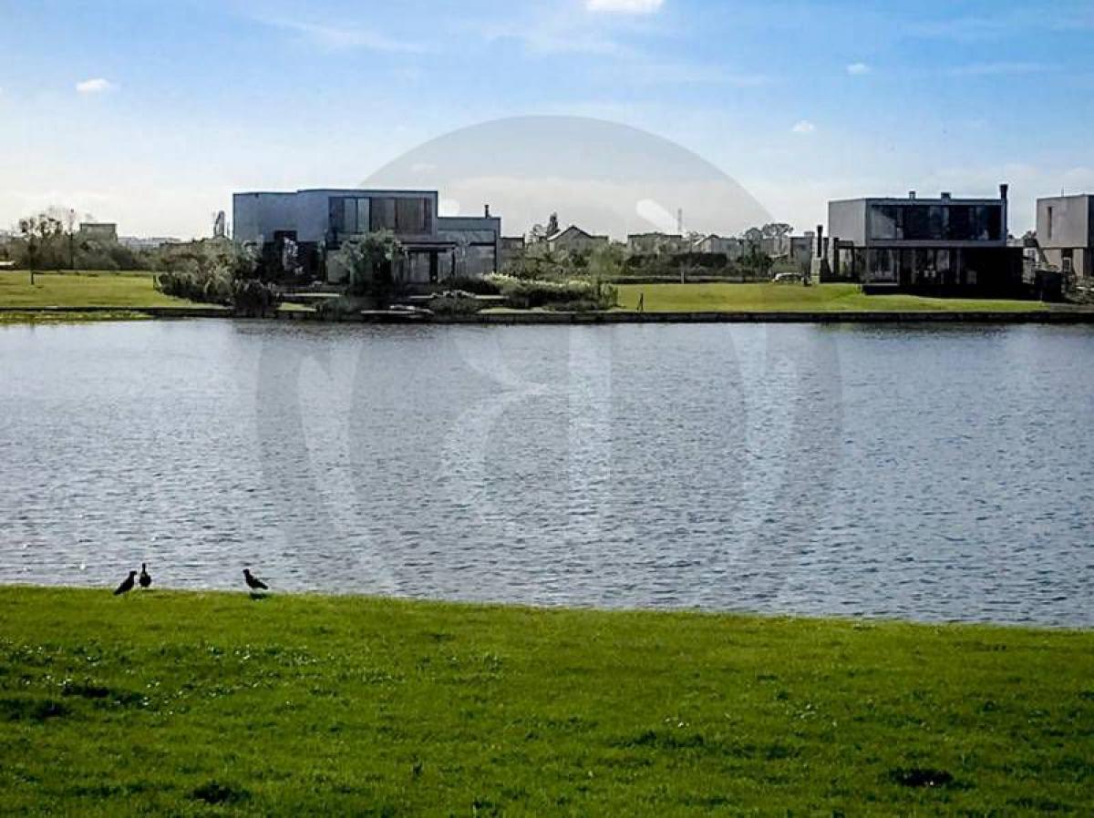  Land in Tigre, Argentina No. 41026