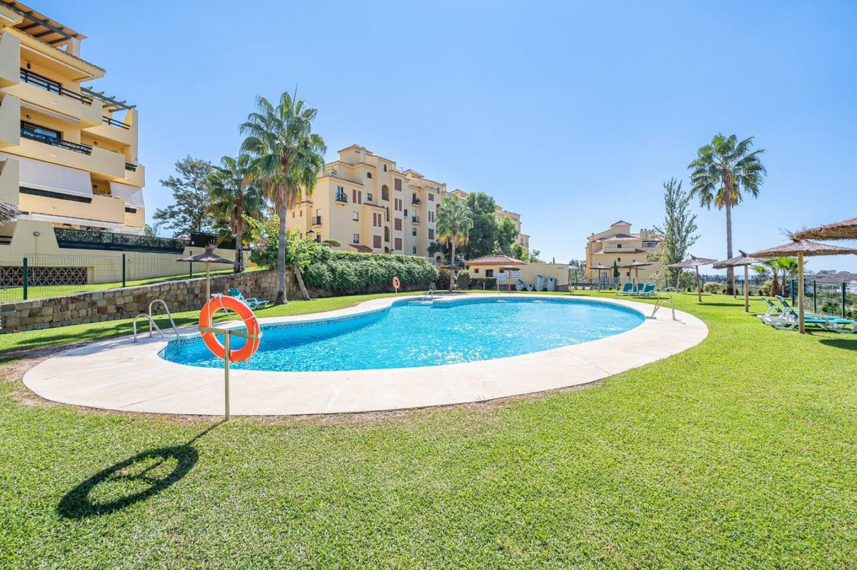 3 bedrooms Apartment in Estepona, Spain No. 242763