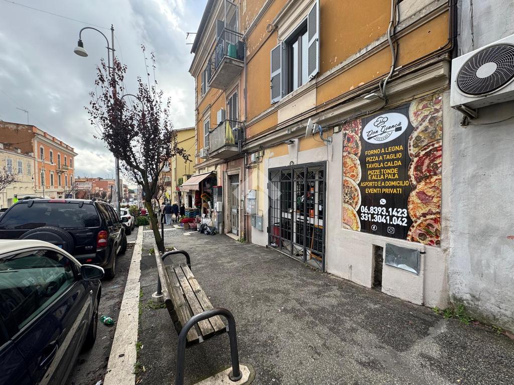 Propiedad comercial de 1 habitación en Genzano di Roma, Italy No. 210904