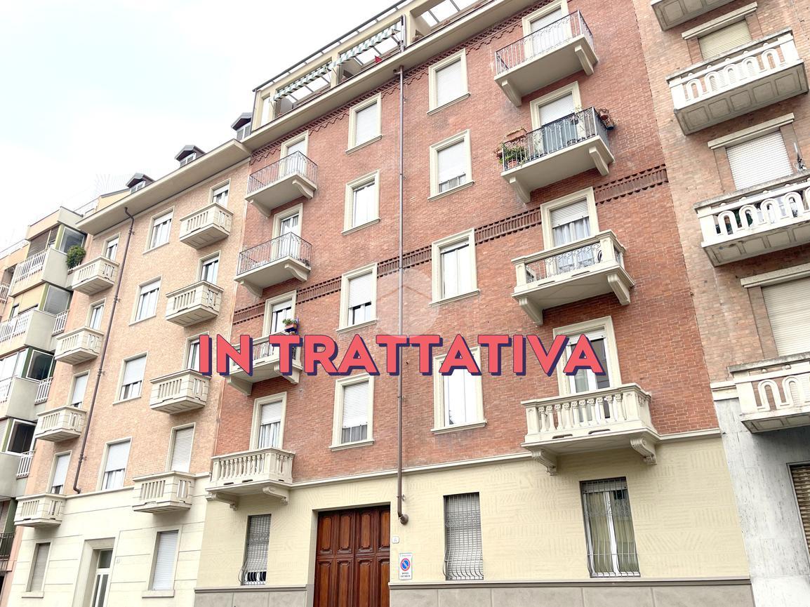 4غرفة شقة في Turin, Italy رقم 14881