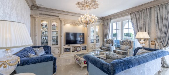 8 bedrooms Villa in Cannes, France No. 1779 12