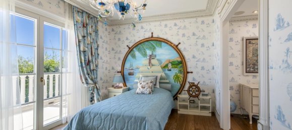 8 bedrooms Villa in Cannes, France No. 1779 18