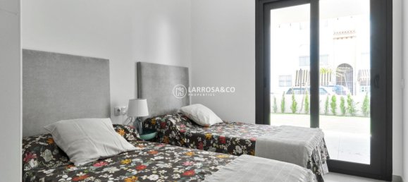 2 Schlafzimmer Bungalow in Torrevieja, Spain, Nr. 48336 28