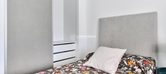 2 Schlafzimmer Bungalow in Torrevieja, Spain, Nr. 48336 30