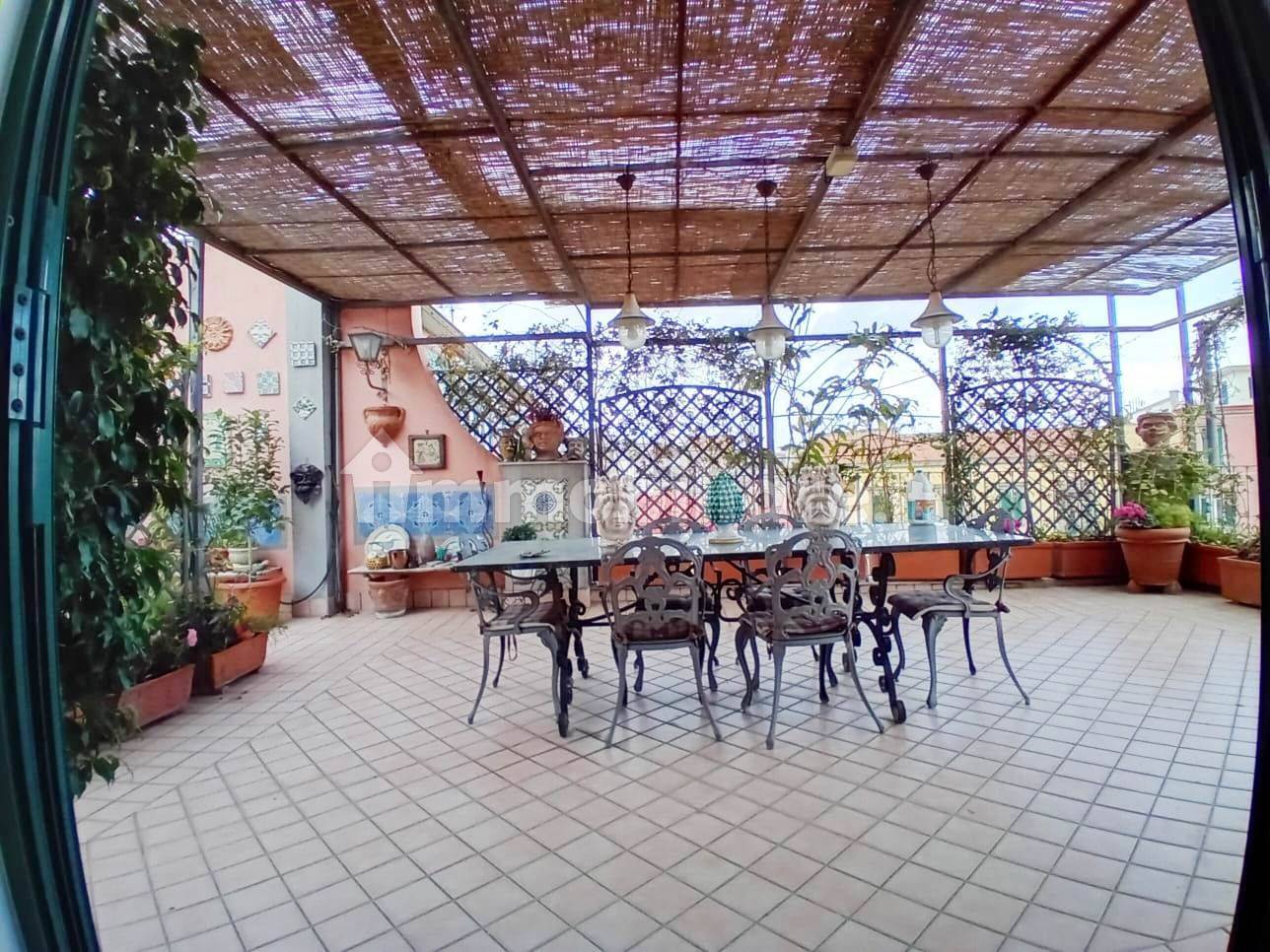 4 غرف نوم شقة في Naples, Italy رقم 11683