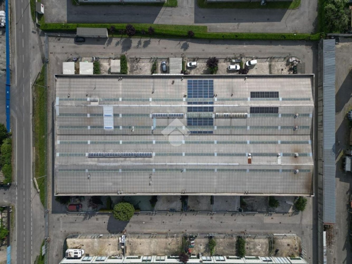 Склад 350м² в Дзело Буон Персико, Италия № 61117