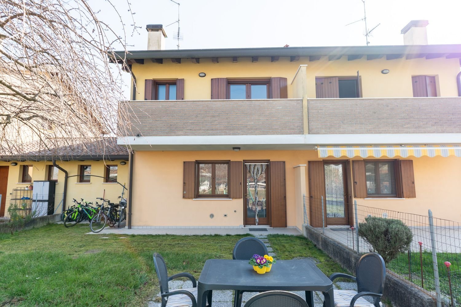 Casa de 6 habitaciónes en Udine, Italy No. 162261