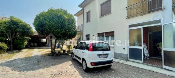 4 غرف نوم فيلا في Vergiate, Italy رقم 279151 10