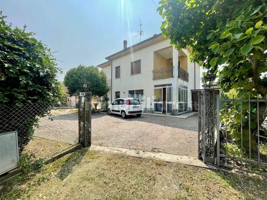 4 غرف نوم فيلا في Vergiate, Italy رقم 279151