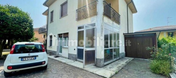 4 غرف نوم فيلا في Vergiate, Italy رقم 279151 4