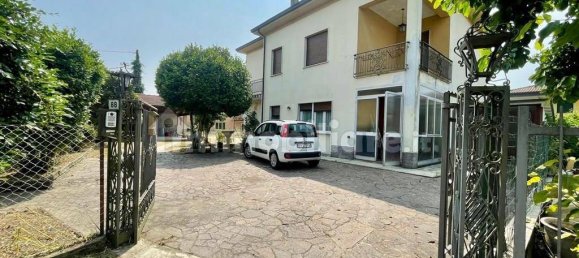 4 غرف نوم فيلا في Vergiate, Italy رقم 279151 7